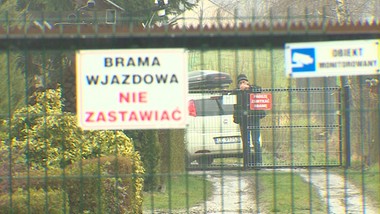 Wyjazd z domu jak tor przeszkód. Dwie bramy do pokonania