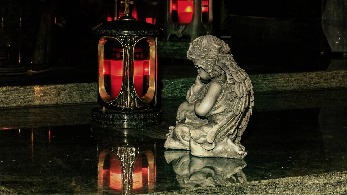 Wszystkich Świętych a L4. Czy chory może odwiedzać groby?