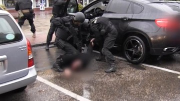 CBŚP zlikwidowało gang złodziei samochodów. Kradli w Polsce i Niemczech