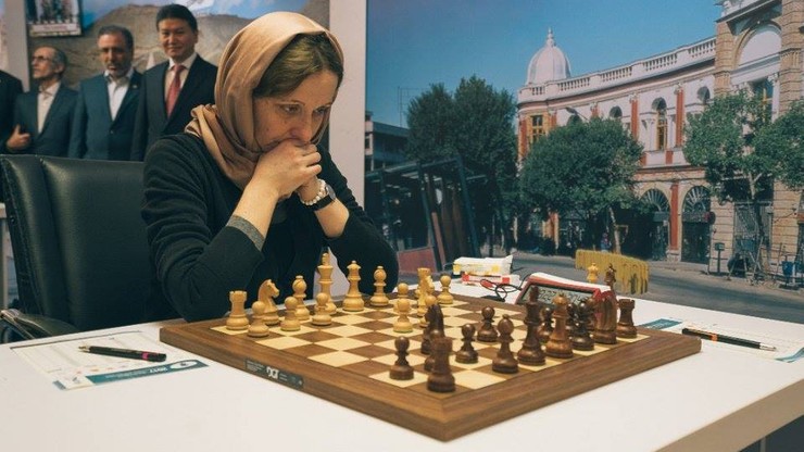 Polska szachistka "hejtowana" w sieci. Bo założyła hidżab