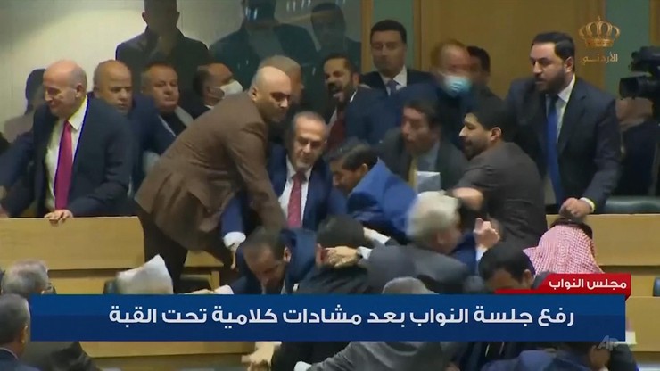 Jordania. Bójka w parlamencie. Posłowie pokłócili się o zmiany w konstytucji