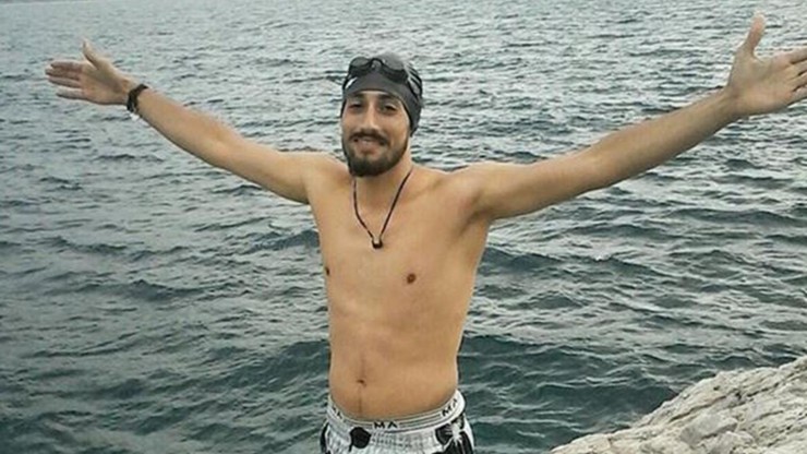 Płynął przez siedem godzin z Turcji do Grecji. Niezwykła historia syryjskiego pływaka
