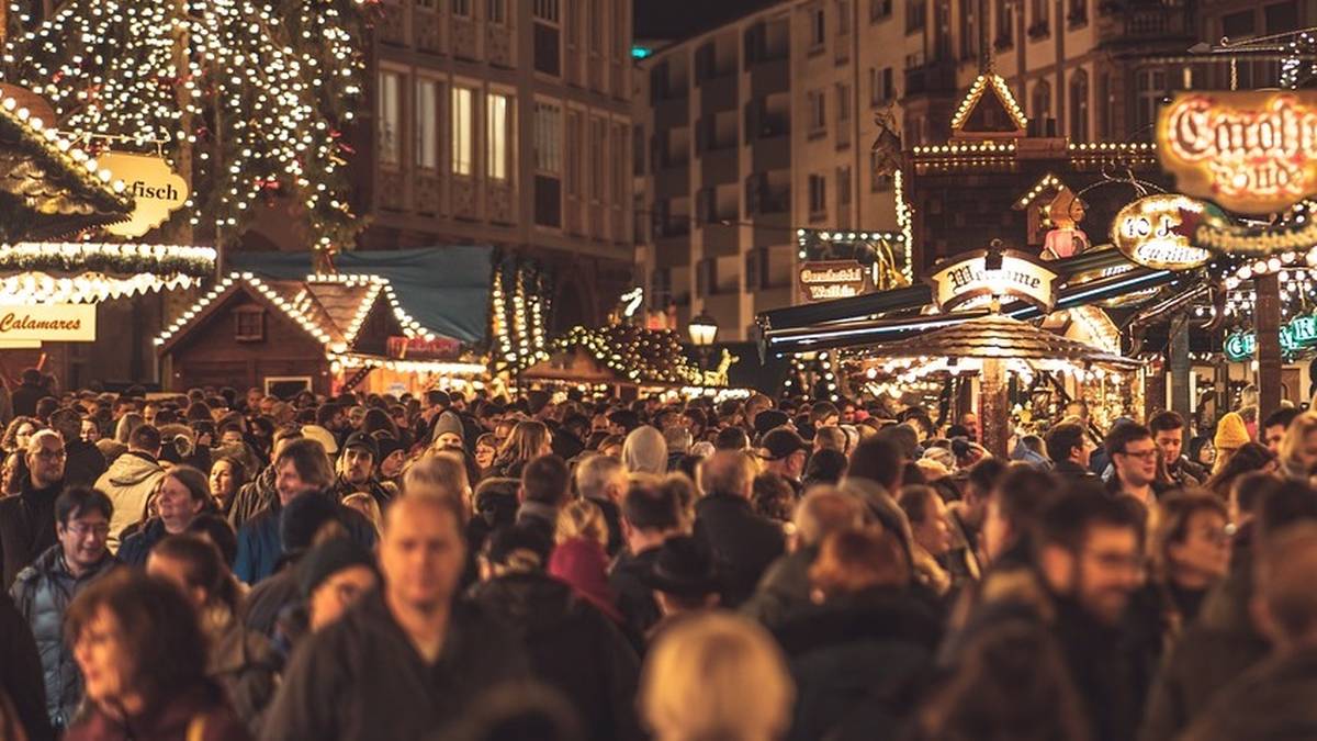 Tuż przed świętami Polacy stają przed trudnym wyborem. Raport ukazuje przykrą rzeczywistość