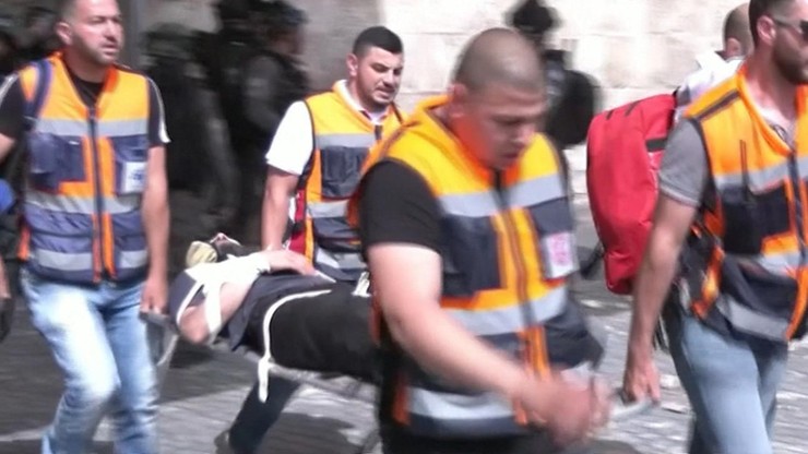 Ponad 300 rannych. Starcia Palestyńczyków z policją w meczecie Al-Aksa