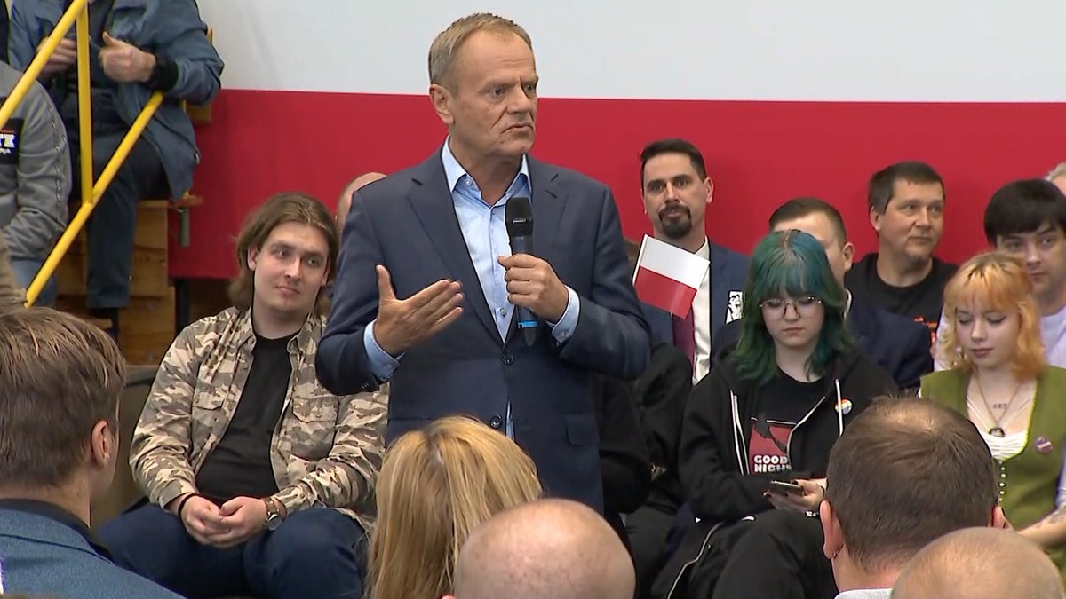 Obiekt pod Bydgoszczą. Donald Tusk o Mariuszu Błaszczaku: Skończony tchórz