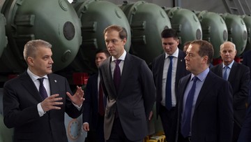 Miedwiediew straszy. "Rosja odpowie zniszczeniem terrorystów"