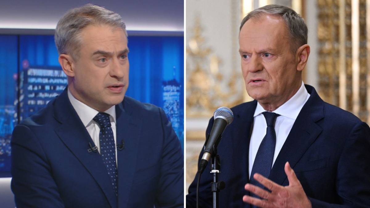 Dwa portrety polityków. Po lewej stronie mężczyzna w garniturze i krawacie, mówiący do mikrofonu. Po prawej stronie mężczyzna w garniturze i krawacie, przemawiający, z mikrofonem przed nim.