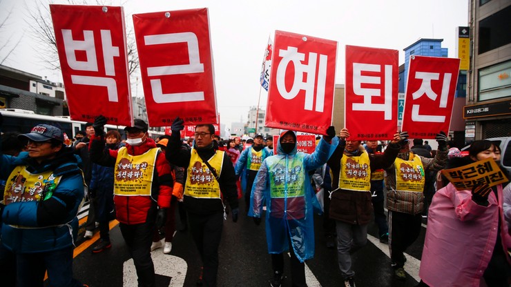 "Wrzućcie Park do więzienia". Kolejna demonstracja przeciw prezydent Korei Południowej