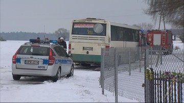 Zderzenie ciężarówki z autobusem szkolnym. Troje dzieci z obrażeniami