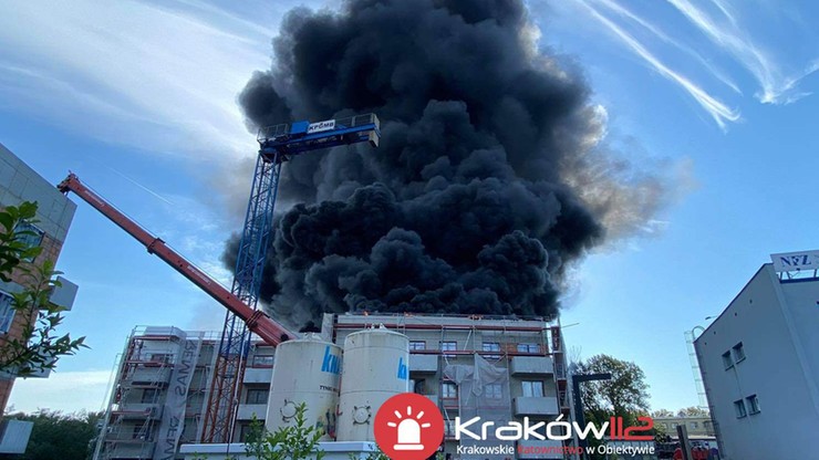 Kraków: płonął blok w budowie. Czarny dym widać było z daleka