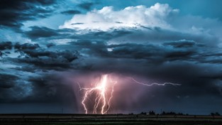 18.07.2021 05:00 Ostatni dzień z gwałtownymi burzami. Możliwe nagłe podtopienia. Sprawdź, w których województwach