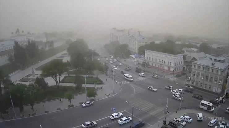 Burza piaskowa w Rosji. Chmura piasku zasłoniła słońce, spadła temperatura