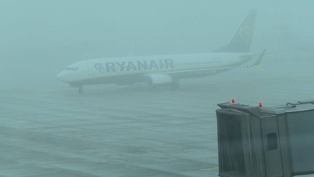 Paraliż lotniska w Krakowie. Samoloty nie lądują i nie startują