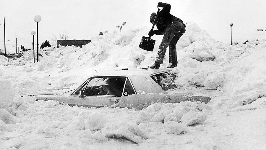 Po wielkiej śnieżycy w stanie Ohio w USA w 1966 roku. Fot. The Blade / Pexels.