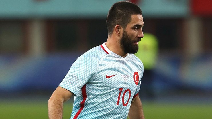Kapitanowi piłkarskiej reprezentacji Turcji Turanowi grozi ponad 12 lat więzienia
