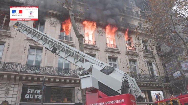 Francja. Duży pożar przy Bulwarze des Capucines w centrum Paryża