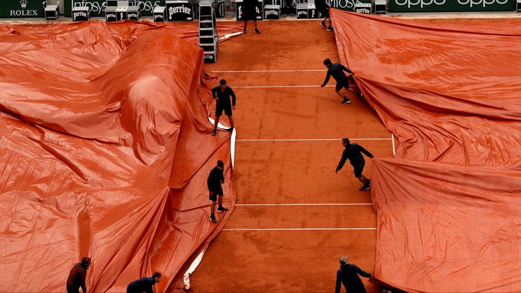 French Open: Półfinał Djokovica z Thiemem przerwany