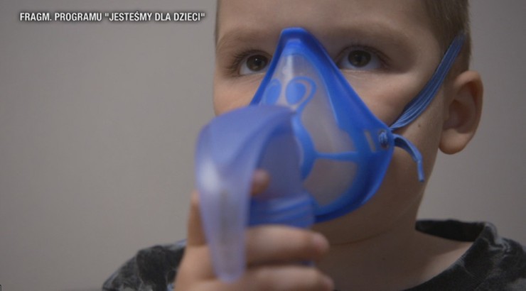 Dzieci cierpią z powodu smogu. Pionierski projekt Fundacji Polsat