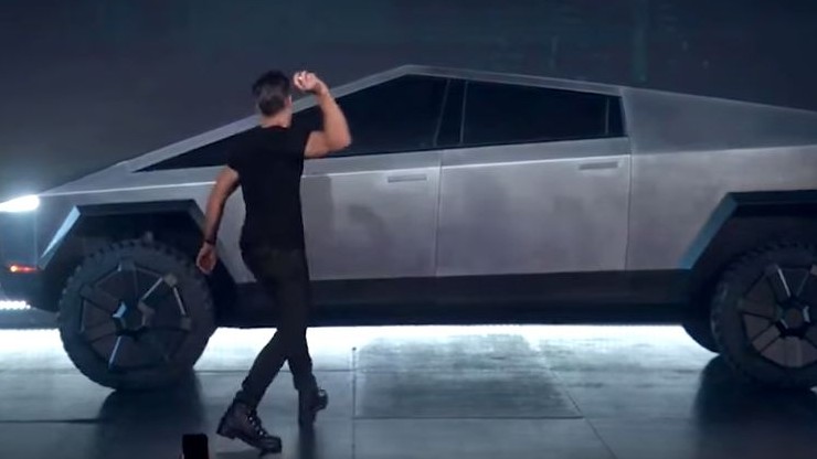 Tesla pokazała "pancerne" auto. Podczas prezentacji coś poszło nie tak