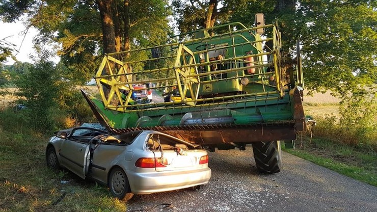 Wjechał pod kombajn