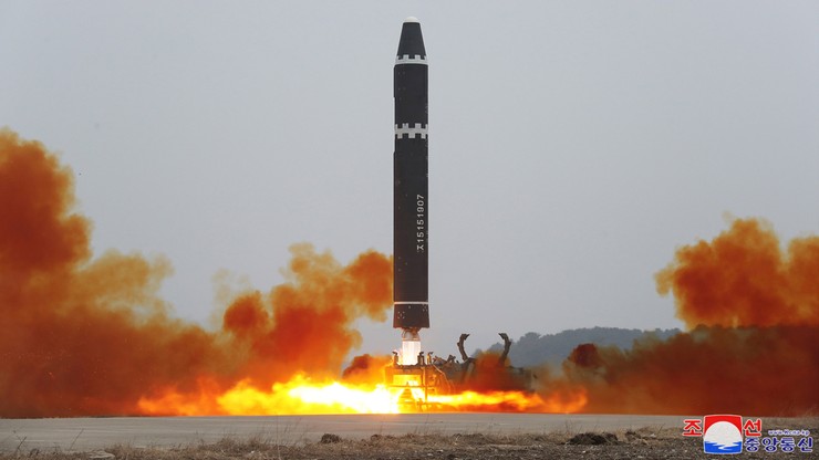 Korea Północna wystrzeliła międzykontynentalny pocisk balistyczny