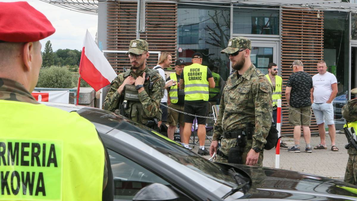 "Kto chce, prześlizgnie się lasem obok". Światowe media krytyczne wobec kontroli na granicy