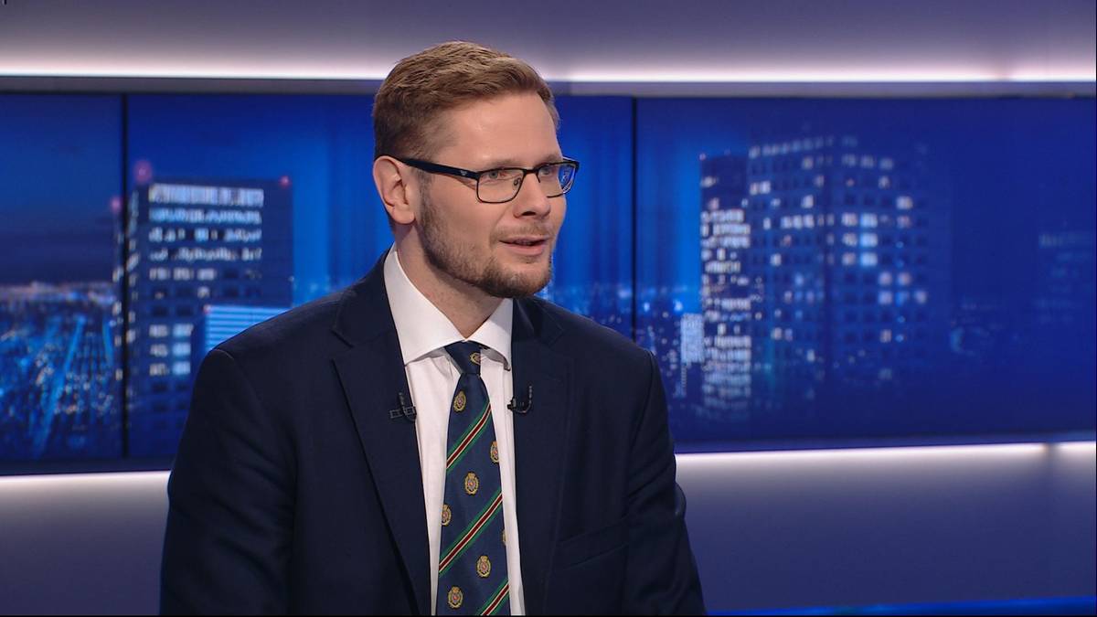 Awans w jeden dzień. Poseł PiS odpowiada na zarzuty prokuratury