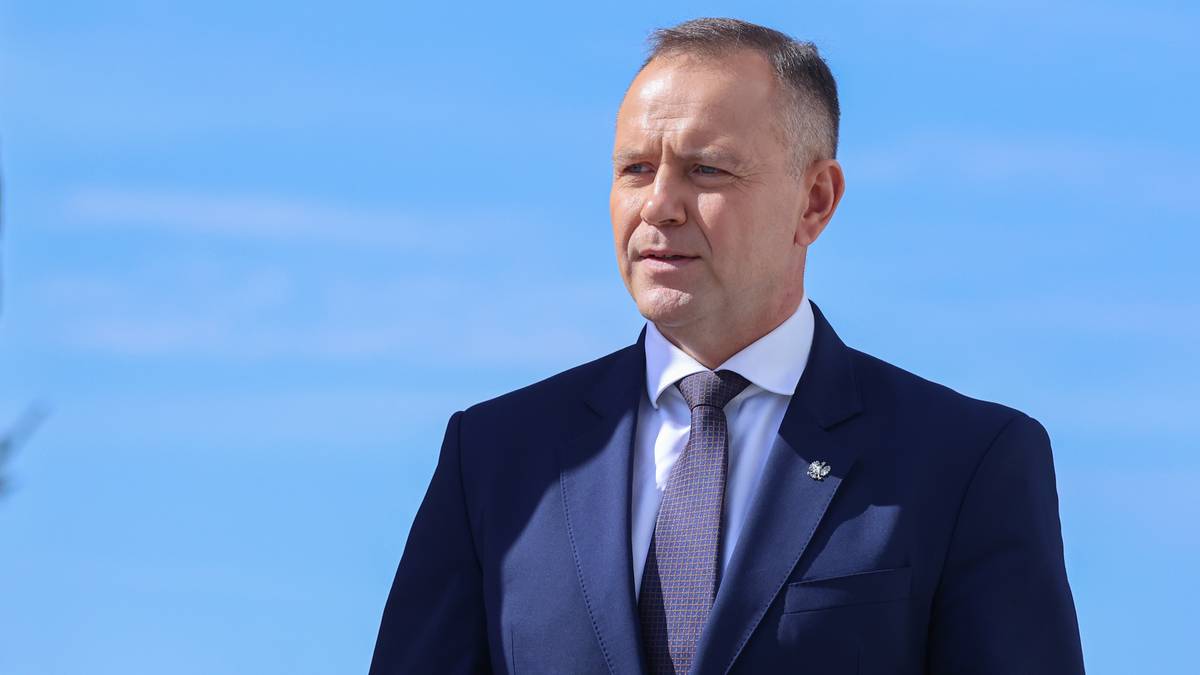 Polityczna burza po decyzji Nawrockiego w sprawie paliw. Fala komentarzy