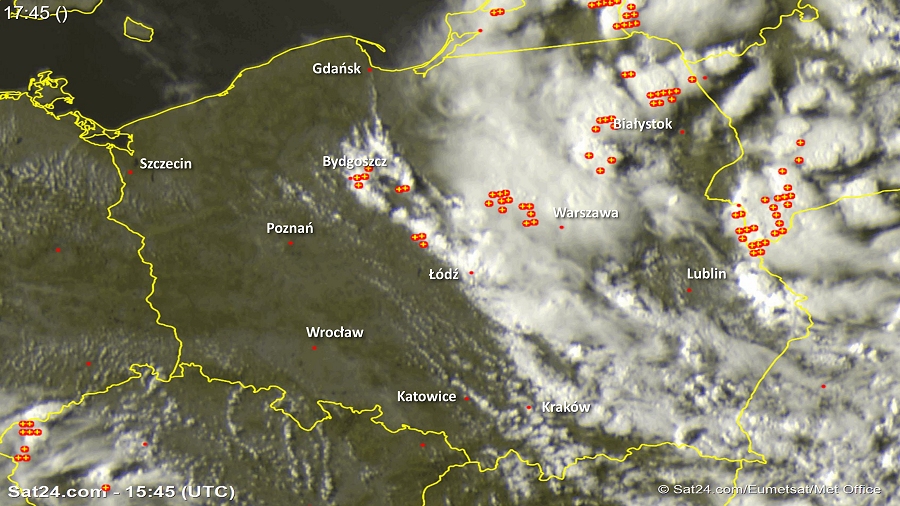 Zdjęcie satelitarne Polski w dniu 15 lipca 2018 o godzinie 17:45. Dane: Sat24.com / Eumetsat.