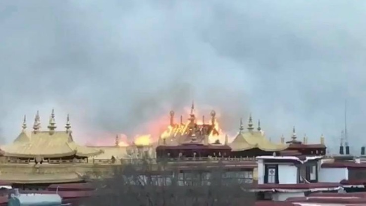 Pożar jednej z najstarszych świątyń buddyjskich w Tybecie
