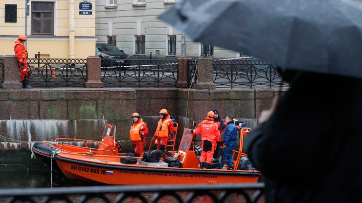 Makabra w Petersburgu. Profesor wyłowiony z rzeki z odciętymi rękami młodej kobiety