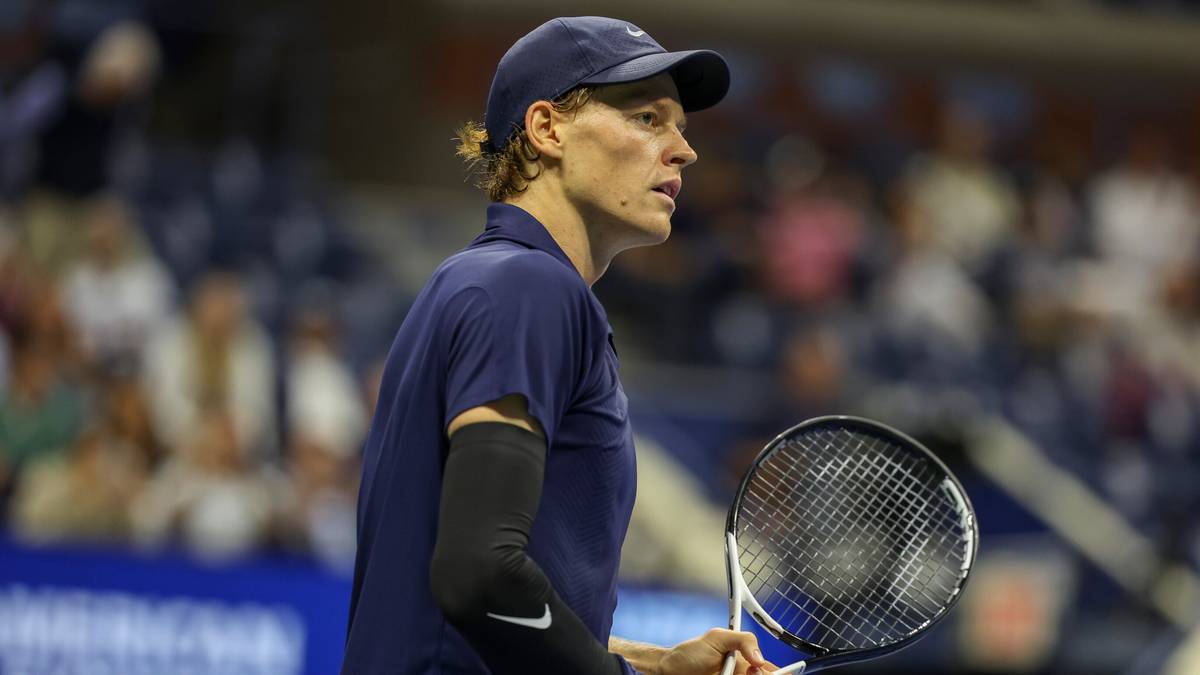 Tenisista Jannik Sinner podczas meczu US Open.