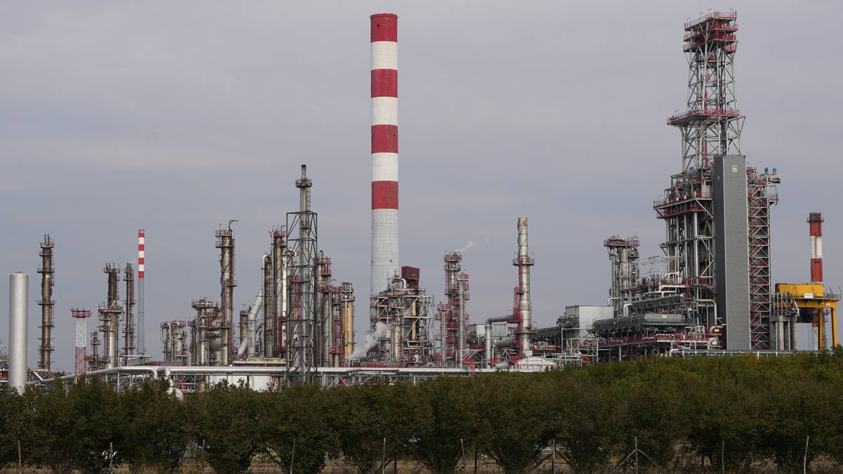 Sankcje na Rosję zadziałały. Sojusznikowi Putina kończy się ropa