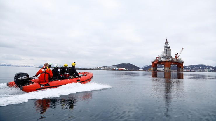 Aktywiści Greenpeace'u wspięli się na platformę wiertniczą na Morzu Barentsa