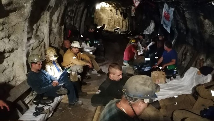 Protesty w kopalniach. 400 górników pod ziemią