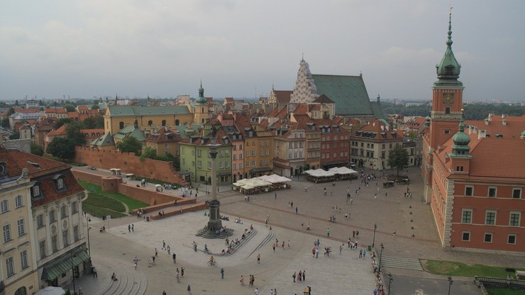 Warszawa w strefie "żółtej". Dodatkowe obostrzenia w ponad 100 powiatach