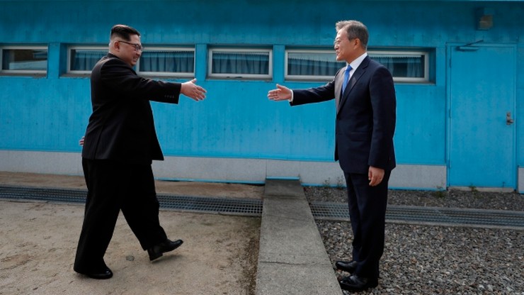 "Seul powinien ufać, ale sprawdzać". "Financial Times" o szczycie obu Korei