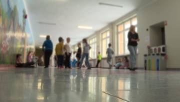 Nie potrafią skakać na skakance, mają problemy z chwytaniem piłki. Alarmujące dane ze szkół