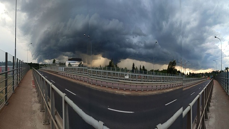 Chmura szelfowa w rejonie Rzeszowa. Fot. Maciej Sierżęga / TwojaPogoda.pl