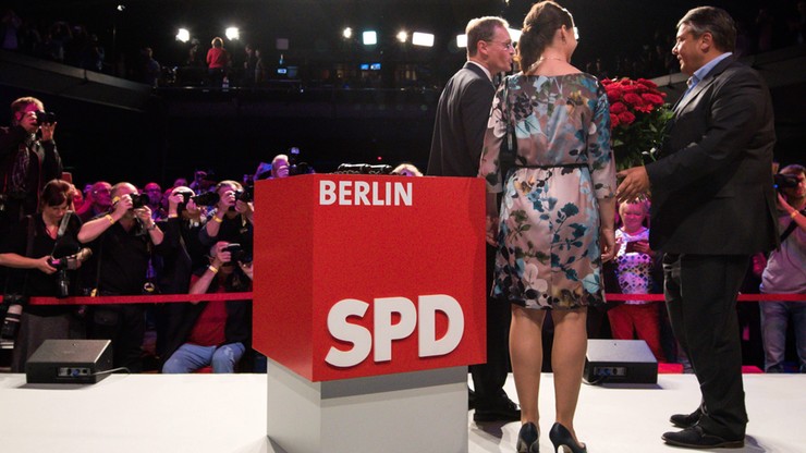 Niemcy: SPD uniknęła kompromitacji w Berlinie, choć poniosła duże straty