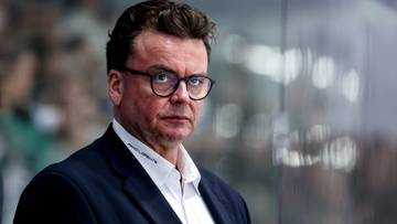 Portret Pekki Tirkkonena, trenera hokejowej reprezentacji Polski.