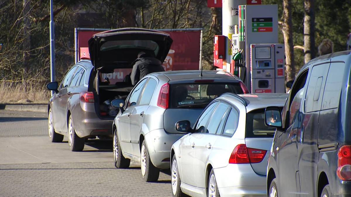 Tłumy na przygranicznych stacjach. Niemcy masowo tankują w Polsce