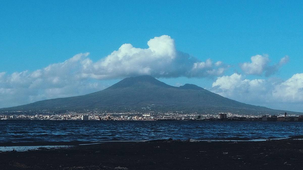 Niepokojące dane z Europy. Groźny wulkan budzi się do życia