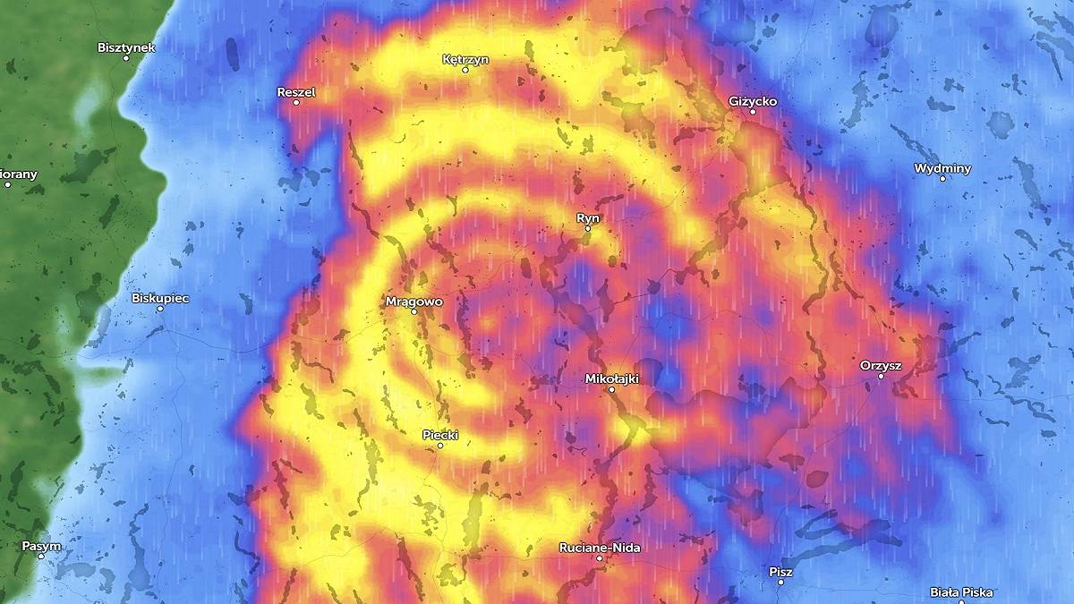 Artefakt bright band na skanie z radaru na Mazurach. Fot. zoom.earth