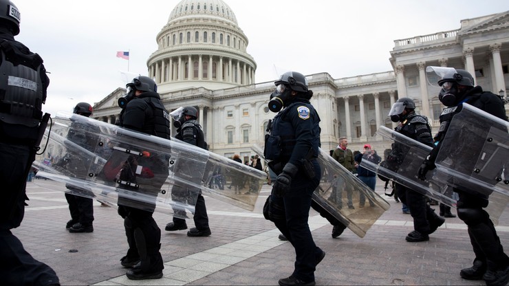 USA: zmarł policjant ranny podczas ataku na Kapitol. To piąta ofiara śmiertelna zamieszek