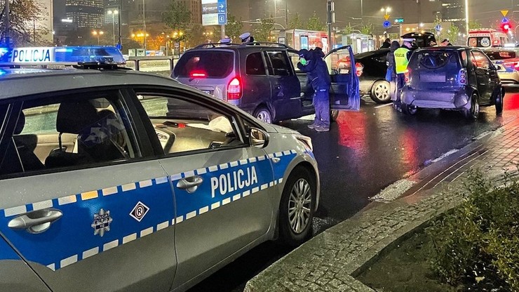 Warszawa. Wielka akcja policji. Zatrzymano kierowców "taksówek" na aplikację