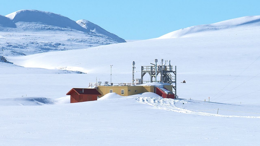 Obserwatorium klimatologiczne w Alercie w Kanadzie. Fot. Wikipedia / Dansk59.