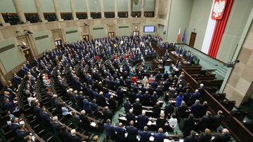 Sejm przyjął uchwałę ws. mechanizmu alokacji uchodźców
