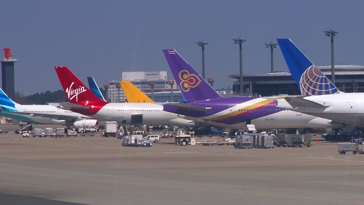 Omikron dotarł do Japonii. Zakażony pasażer przyleciał z Namibii