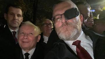 Браун сделал селфи с Качиньским. Значимая подпись под фотографией